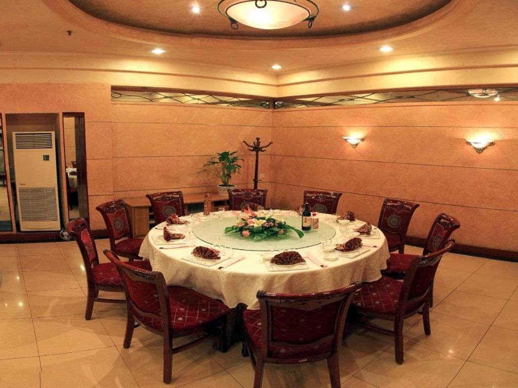 Lanzhou Hualian Hotel Exterior photo